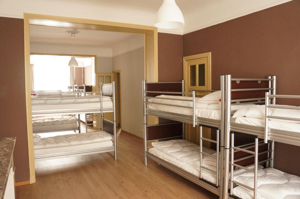 Es Hostel Saint-Gilles 外观 照片