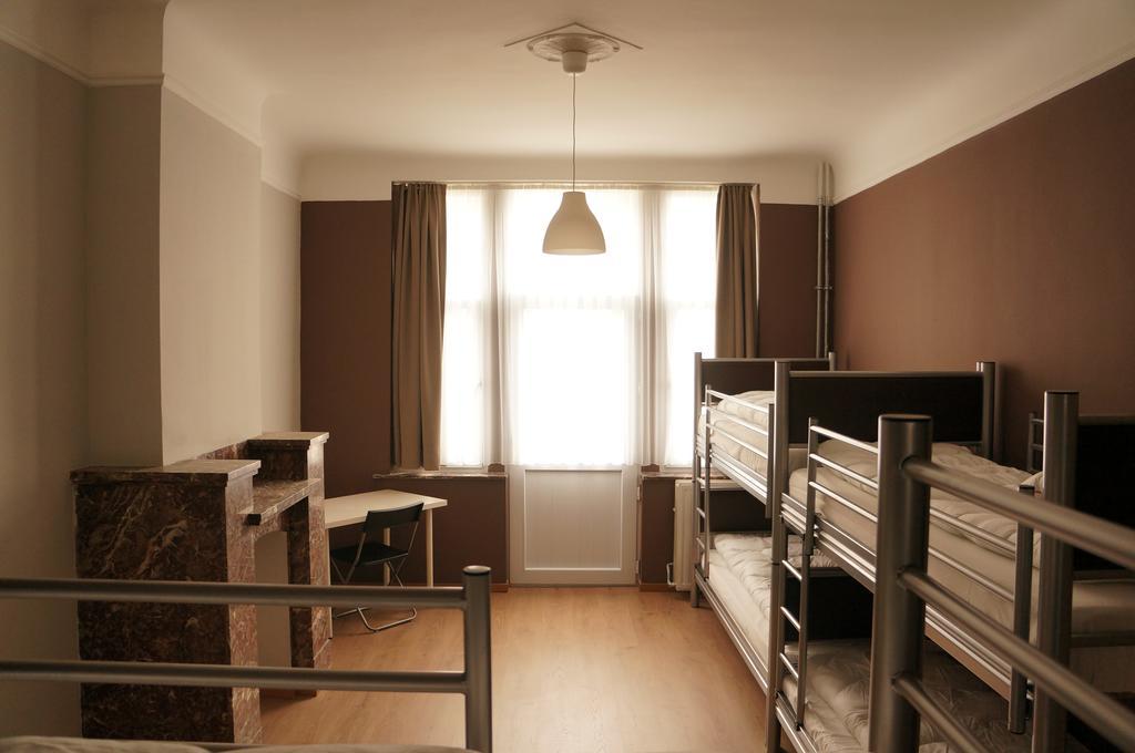 Es Hostel Saint-Gilles 外观 照片