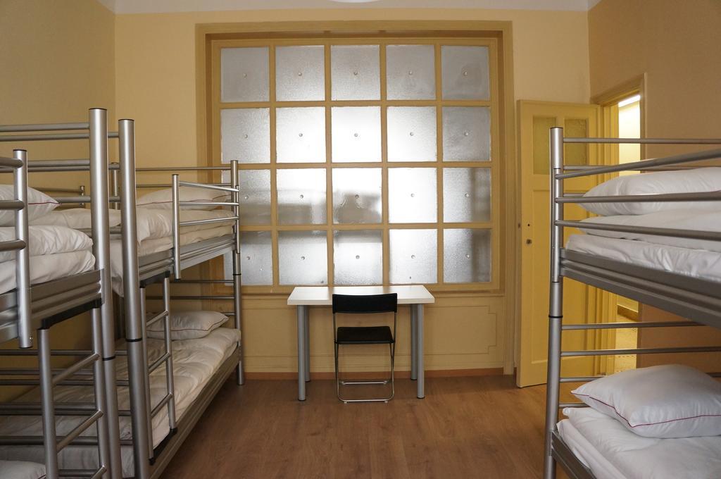 Es Hostel Saint-Gilles 外观 照片