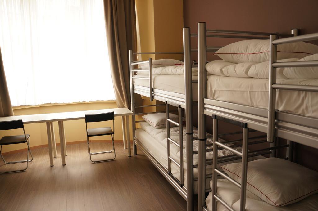 Es Hostel Saint-Gilles 外观 照片