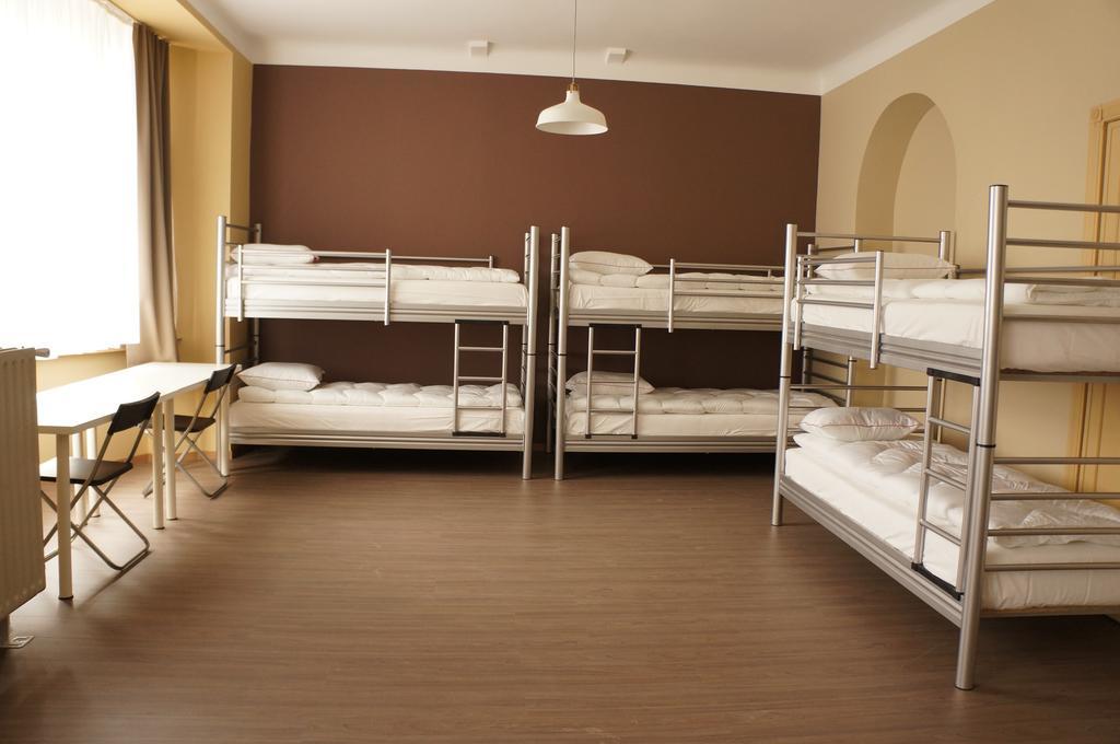 Es Hostel Saint-Gilles 外观 照片