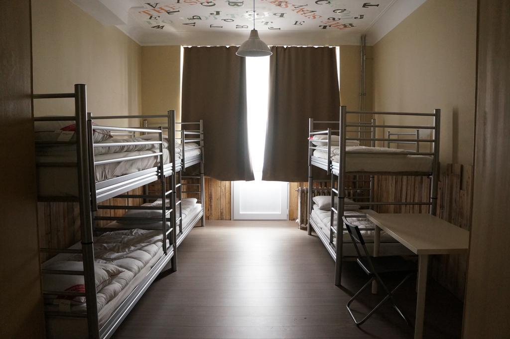 Es Hostel Saint-Gilles 外观 照片