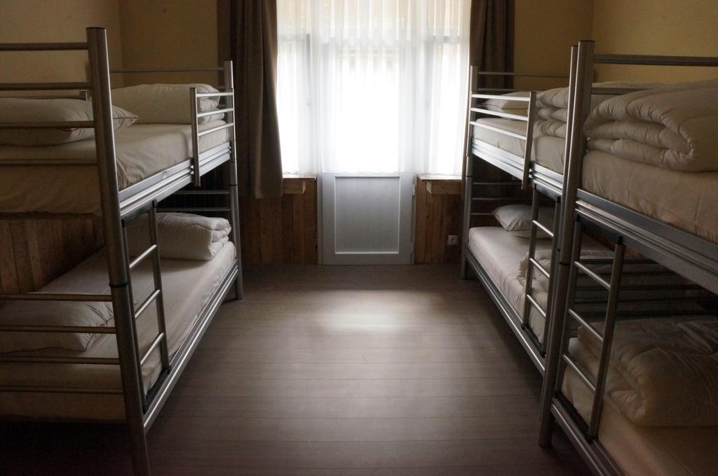 Es Hostel Saint-Gilles 外观 照片