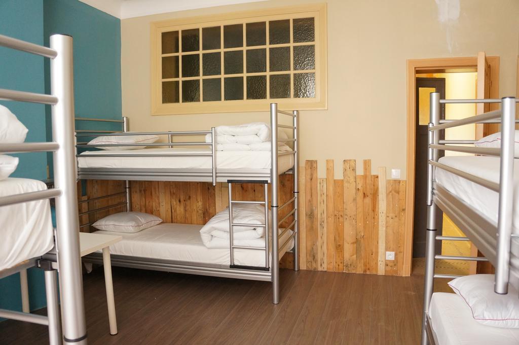 Es Hostel Saint-Gilles 外观 照片